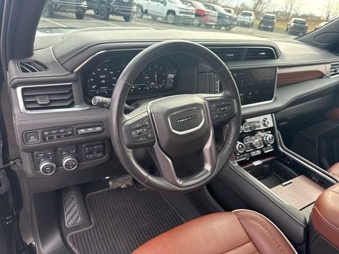 Used 2023 GMC Yukon XL Denali Ultimate image 17