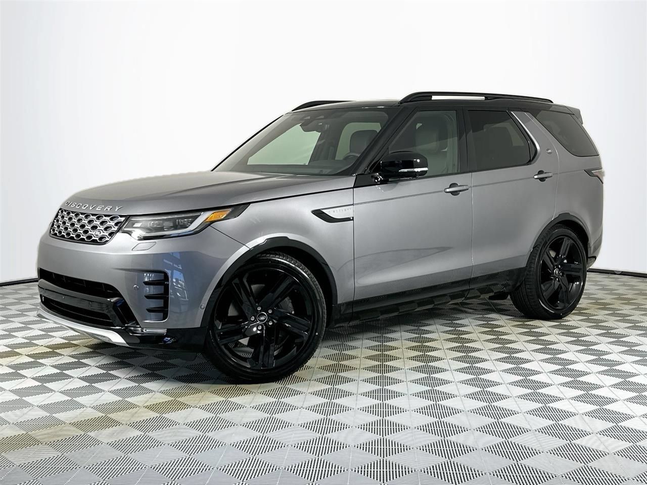 Used 2026 Land Rover Discovery Limited Edition AWD/4WD image 1