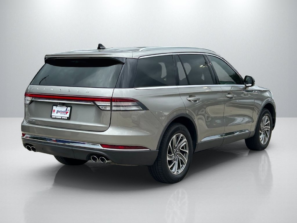 Used 2023 Lincoln Aviator AWD w/ Class IV Trailer Tow Package image 5