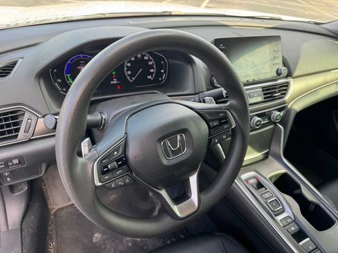 Used 2020 Honda Accord Hybrid image 8