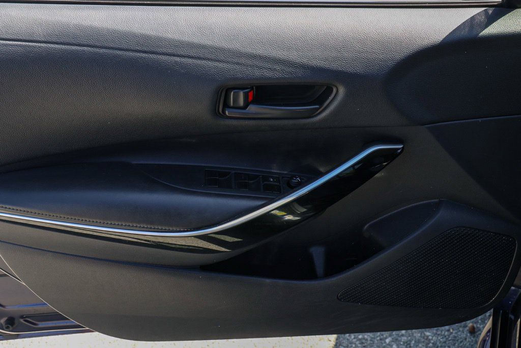 Used 2022 Toyota Corolla LE w/ Premium Interior Package FWD image 24