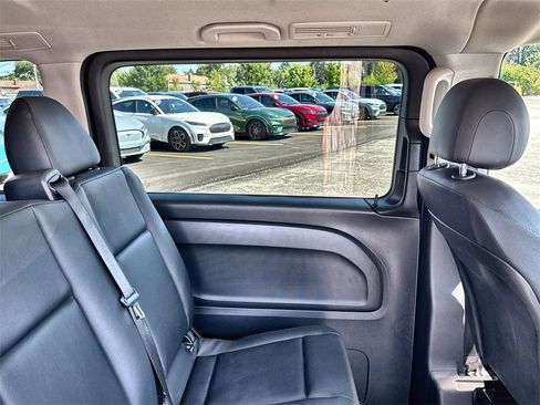 Used 2017 Mercedes-Benz Metris Passenger image 14