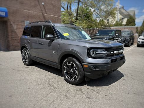 Used 2023 Ford Bronco Sport Outer Banks w/ Tech Package AWD/4WD image 3