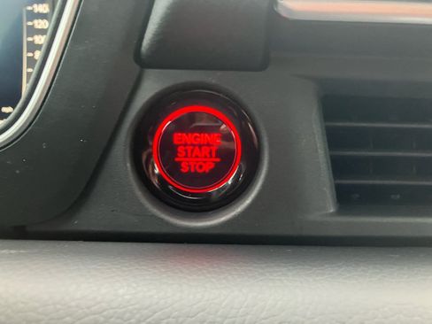 Used 2025 Honda Pilot Black Edition image 20