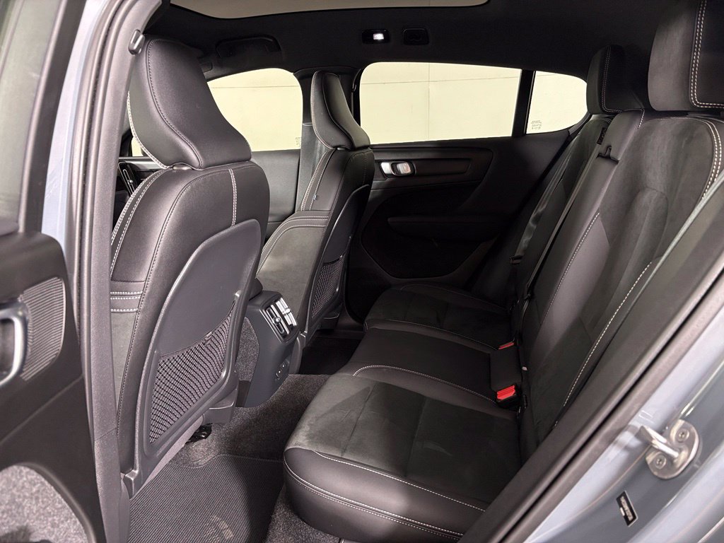 Used 2023 Volvo C40 P8 Recharge Ultimate w/ Protection Package Premier AWD/4WD image 32