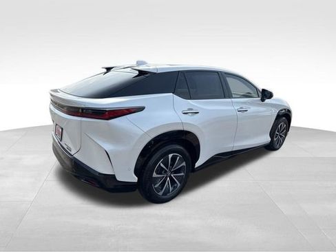 Used 2023 Lexus RZ 450e Premium w/ Technology Package image 4
