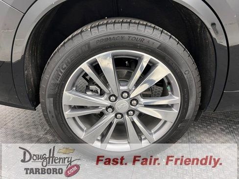 Used 2025 Cadillac XT6 Premium Luxury image 17