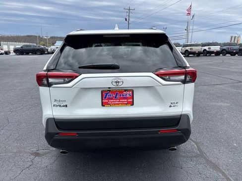 Used 2025 Toyota RAV4 XLE Premium AWD/4WD image 5