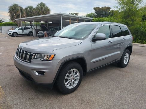 Used 2019 Jeep Grand Cherokee Laredo RWD image 10