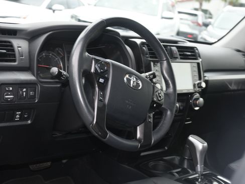 Certified 2024 Toyota 4Runner TRD Off-Road Premium w/ Moonroof Package AWD/4WD image 9