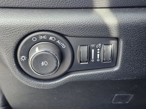 New 2026 Chrysler Pacifica Select image 18