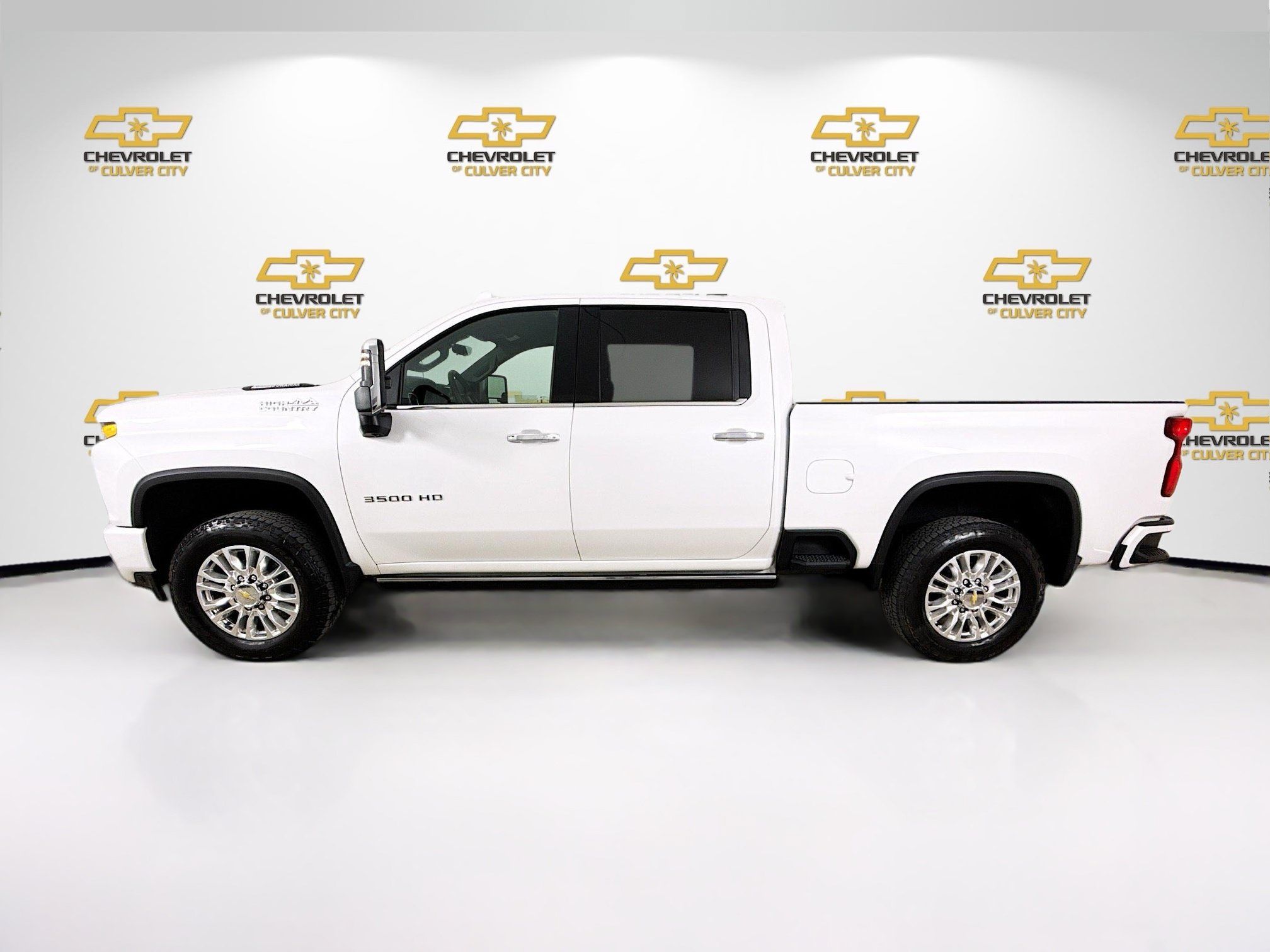 Used 2023 Chevrolet Silverado 3500 High Country AWD/4WD image 5