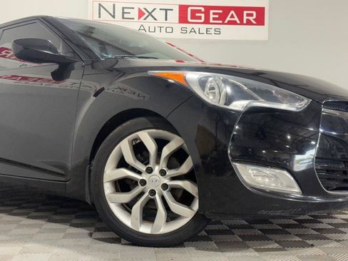 Used 2012 Hyundai Veloster w/ Style Pkg FWD image 4