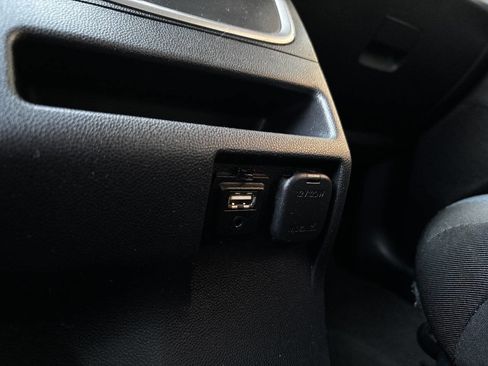 Used 2015 MAZDA MAZDA5 Sport image 26