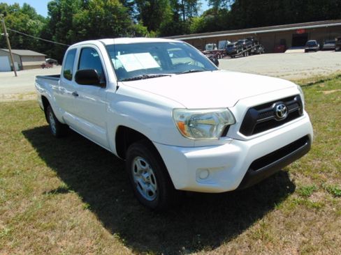 Used 2015 Toyota Tacoma 2WD Access Cab image 14