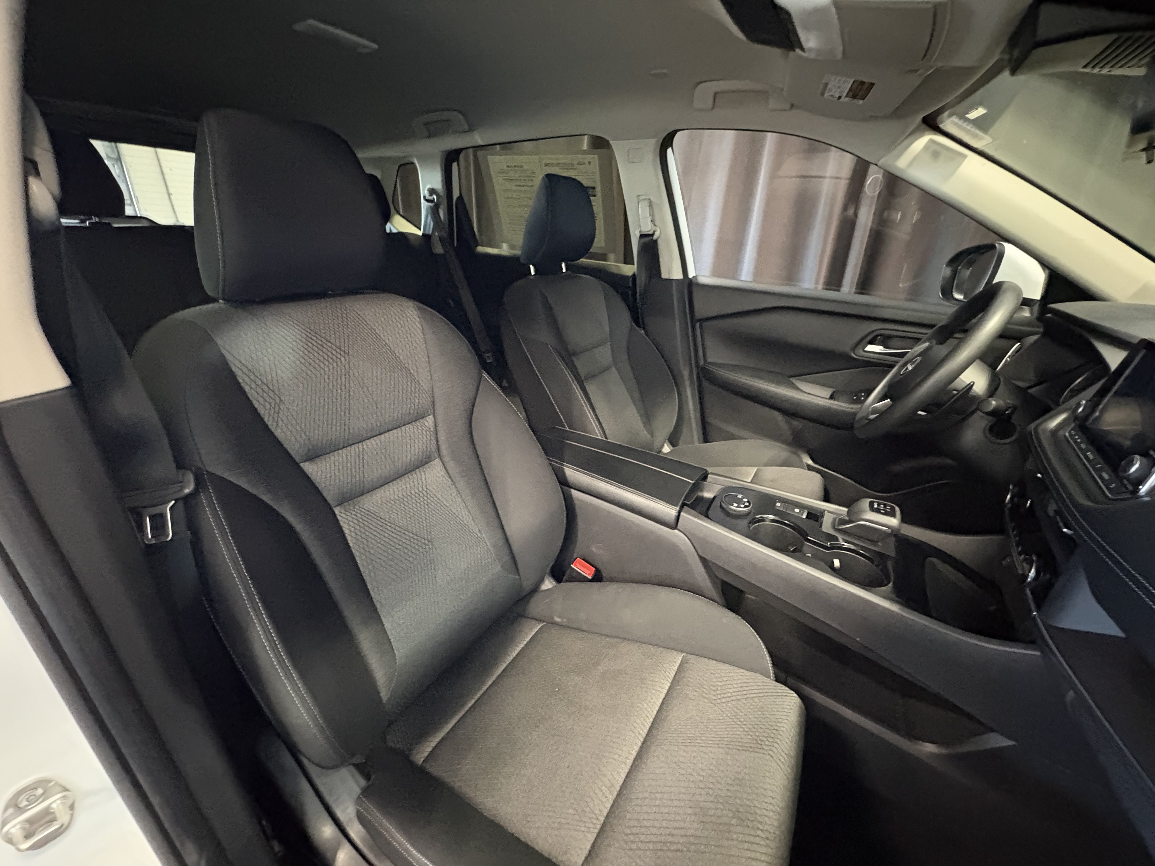 Used 2024 Nissan Rogue SV AWD/4WD image 37
