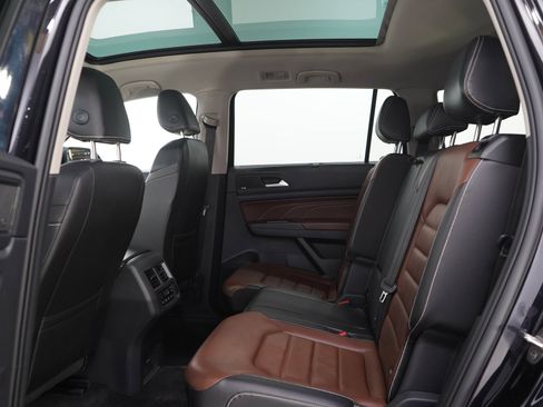 Used 2023 Volkswagen Atlas SEL Premium AWD/4WD image 16