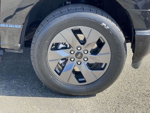 Certified 2022 Ford F150 Lightning Lariat image 31