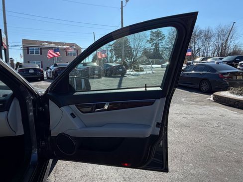 Used 2010 Mercedes-Benz C 300 4MATIC Sedan image 20