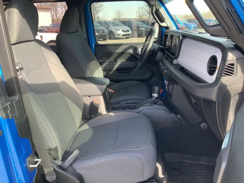 Used 2025 Jeep Wrangler Sport image 51