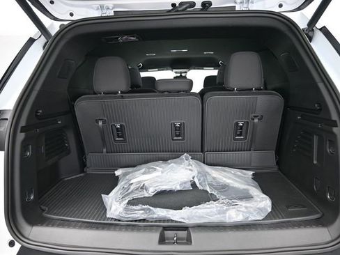 New 2026 Chevrolet Traverse LT w/ LPO, Floor Liner Package image 40