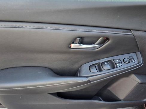 Used 2021 Nissan Sentra SV FWD image 11