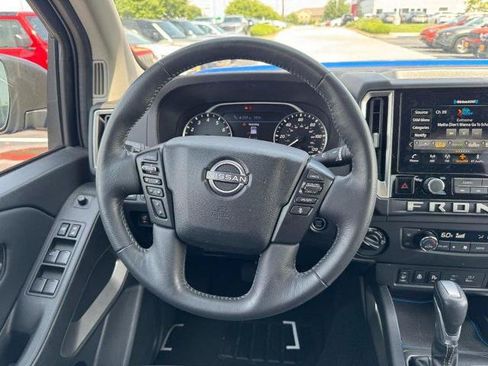 Certified 2025 Nissan Frontier SV w/ SV Convenience Package AWD/4WD image 12