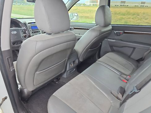 Used 2012 Hyundai Santa Fe SE image 16