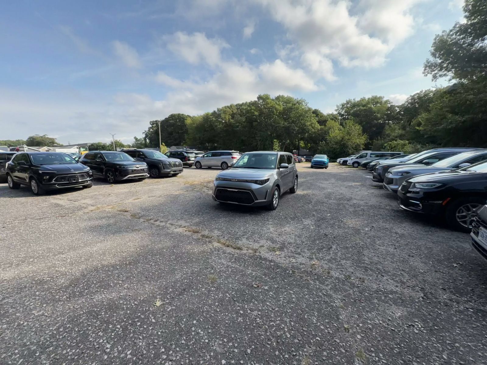 Used 2025 Kia Soul LX w/ LX Technology Package FWD image 4