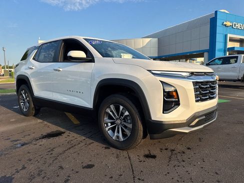 Used 2026 Chevrolet Equinox LT FWD image 9