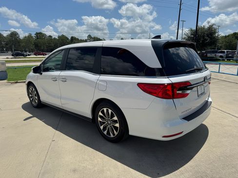 Certified 2024 Honda Odyssey EX-L image 6