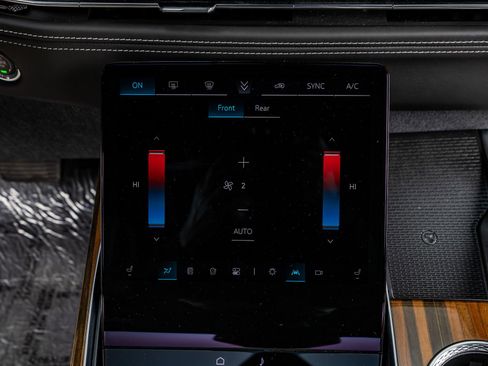 Used 2025 Cadillac Escalade ESV Sport Platinum w/ LPO, ONYX Package image 26