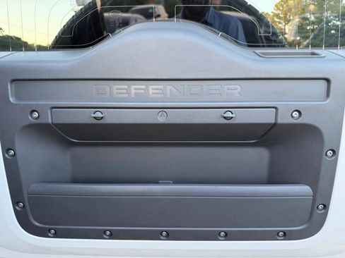 Used 2023 Land Rover Defender 110 X-Dynamic SE AWD/4WD image 36