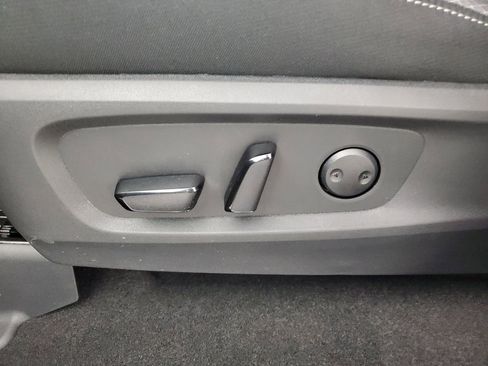 New 2025 Nissan Pathfinder SV image 30