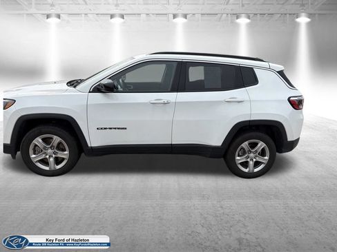 Used 2024 Jeep Compass Latitude AWD/4WD image 7