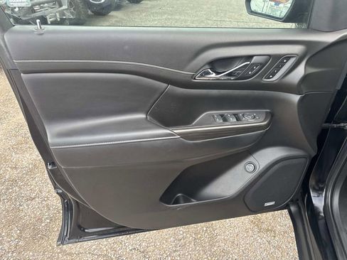 Used 2021 GMC Acadia SLT w/ Elevation Edition FWD image 20