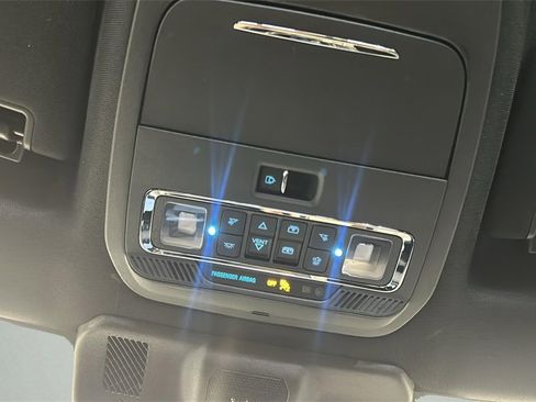 Used 2023 Ford F150 Platinum w/ FX4 Off-Road Package image 25