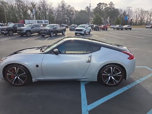 Used 2020 Nissan 370Z image 5