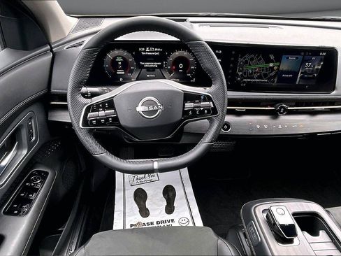 Used 2024 Nissan Ariya AWD image 9