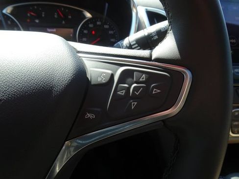 Used 2024 Chevrolet Equinox Premier FWD image 23