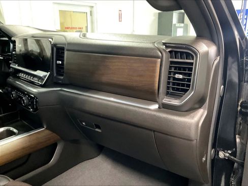 Used 2025 Chevrolet Silverado 1500 High Country w/ Midnight Edition image 13