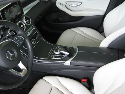 Used 2017 Mercedes-Benz C 300 Sedan image 24
