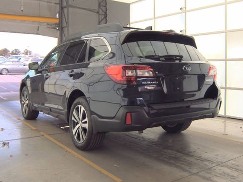 Used 2018 Subaru Outback 2.5i Limited image 11