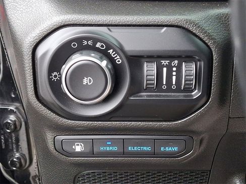 Used 2021 Jeep Wrangler Unlimited Sahara w/ Cold Weather Group image 25