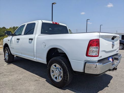 Used 2022 RAM 2500 Tradesman w/ Chrome Appearance Group image 8