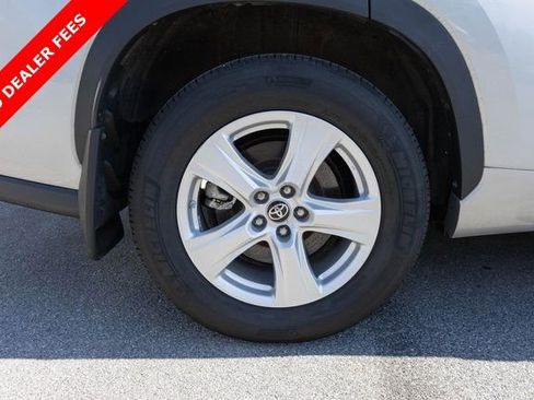 Used 2024 Toyota Highlander LE image 10