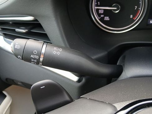 Used 2023 Buick Enclave Essence FWD image 25
