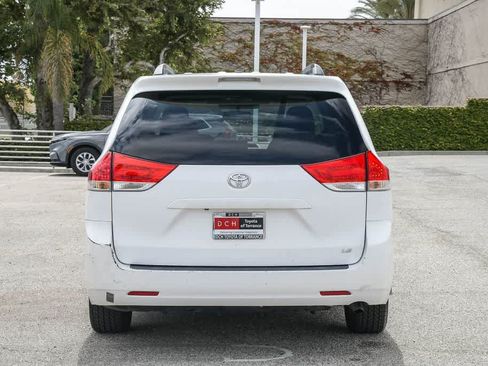Used 2012 Toyota Sienna LE FWD image 8