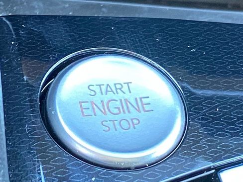 Used 2025 Volkswagen Taos SEL image 16