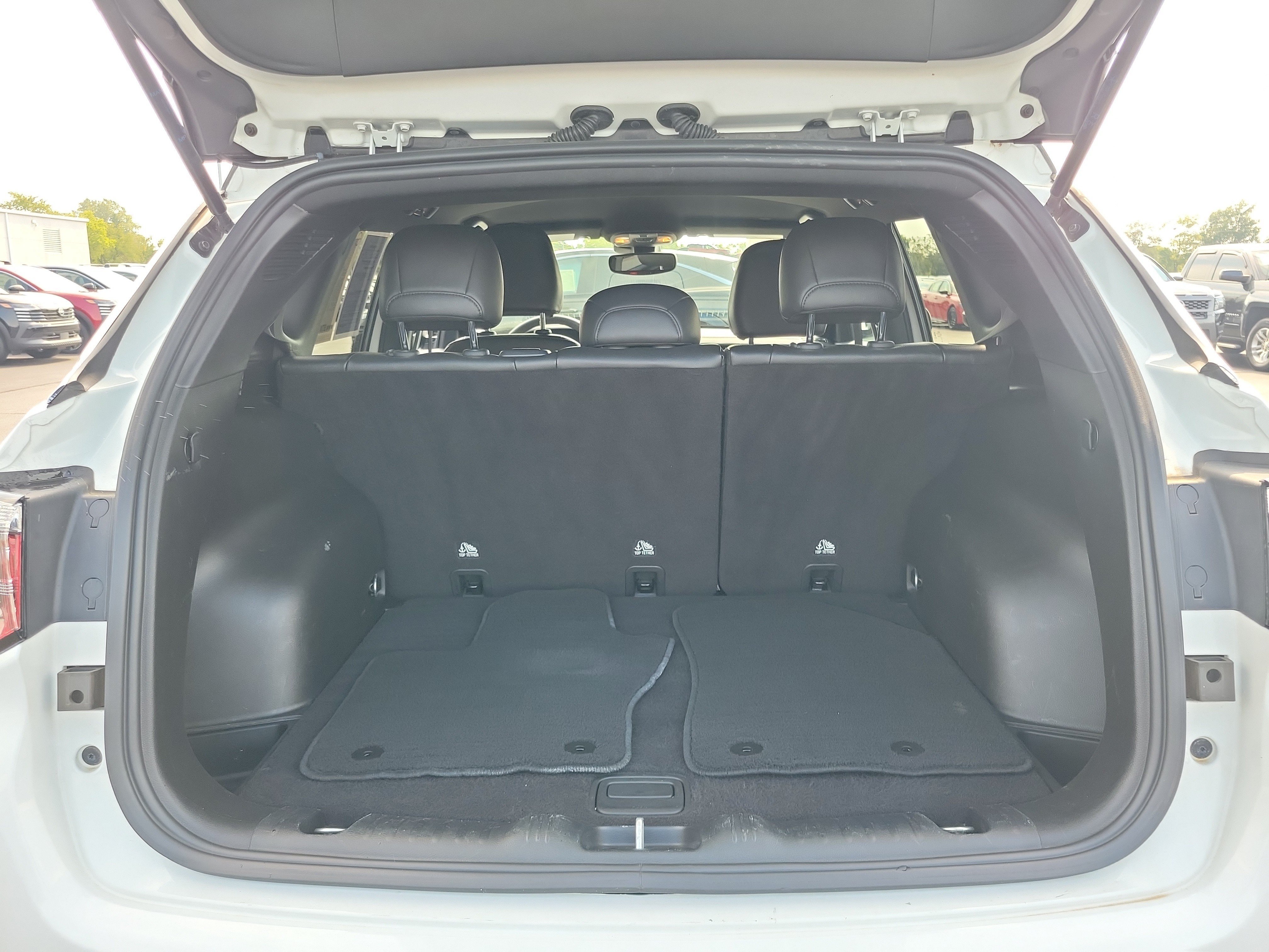 Used 2025 Jeep Compass Limited AWD/4WD image 8